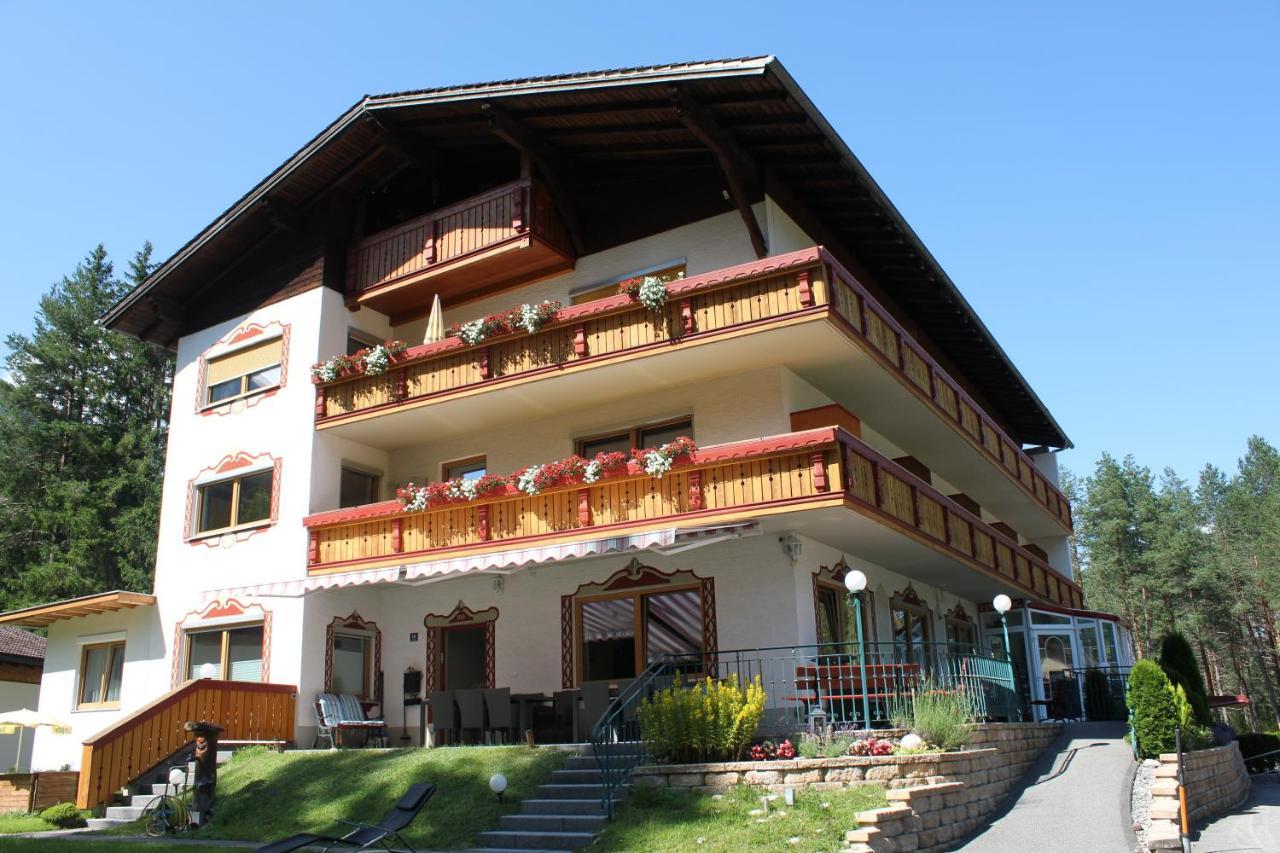 Penzion Garni Waldhof - Wohlfuehlen Am Lech Stanzach